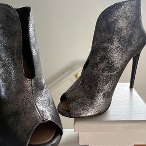 BCBG heels